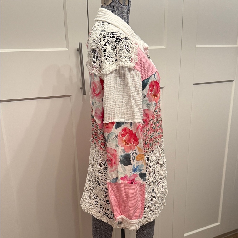 Pol Pink And White Button Down Patchwork Lace Flo… - image 7